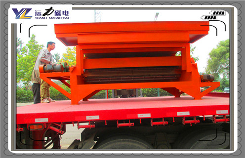 广东钛尾矿湿式磁选机_广东钛尾矿湿式磁选机铁精粉流程及转速有什么规定 ,在保证选矿效果的前提下，如果矿浆流速越快，则设备在单位时间内处理能力及单位时间内精矿的产量提升，同时由于 减少了电耗、人工成本等选矿成本，有利于选矿收益的增加。而实际选矿生产中，矿浆流速是受到诸多限制的，不可能无限制的提高矿浆流速来提升选矿收益。 一、广东钛尾矿湿式磁选机_广东钛尾矿湿式磁选机铁精粉流程及转速有什么规定 1、从选矿作用力的角度考虑。流经磁选工作面的矿浆速度决定了作用于沉积在梯度吸附区域表面颗粒上的剪切力，因此，影响到磁性chanp-in的回收率和品位，一般情况下，流速过高时会造成磁性超贫品位的增加而同时损失部分回收率。 2、选择不同号磁选机设备是根据客户产量及需求而定，而我们开云·体育-开云体育官方网站选矿设备厂生产小磁选机也是根据客需求而定制，随着路打开，越来越多小产量客户来选择小磁选机，它在市场上有***客户群。开云·体育-开云体育官方网站选矿机械小磁选机设备筒皮采进耐磨涂层替了普通筒皮，耐磨度了8-10倍左右，同时磁选机滚筒是***度稀土永磁材料来制造，这样保证磁选机磁力持久性，磁场可以从500GS-13500GS以上都可以定制，合理结构设计及磁系组装 二、广东钛尾矿湿式磁选机_广东钛尾矿湿式磁选机铁精粉流程及转速有什么规定 1、湿式磁选机有三种槽体：顺流槽体、逆流槽体、半逆流槽体。不一样槽体对于物料的精细度的工作也不一样，这个详细的选择还要依据周身环境的，地质及物料的特色，然后结合自然条件选择再依据设备的特色进行选择，防止出现“不适应”运作疑问出现。 2、湿式磁选机三种槽体的特色：顺流式湿式磁选机相对逆流式和半流式的槽体来说，它的处理才能大，顺流式槽体适宜于处理较粗粒度的强磁性物料的粗选和精选。顺流式磁选机有一个需要特色留意的地方即是：***严厉的操控给矿的粒度，不能过大或许过小，过大的时分脉石与磁性物体别离不开，磁性矿粒简单损失于尾矿，会下降精矿的质量。顺流式槽体湿式磁选机可以完成连体机工作，进步精矿的质量。 3、逆流式磁选机适宜于细粒强磁性矿藏的粗选与扫选工作，回收率较高，但精矿档次较低。由于粗粒物料易沉积阻塞选别空间，更不容别离开来，所以逆流型磁选机不适于处理粗粒物料，尽量防止运用逆流式湿式磁选机进行精选，牢记。 4、半逆流磁选机它一起具有自己顺流槽体的优势和逆流槽体的优势，半逆流磁选机在矿设技术流程中所占的比重略大。它充分体现了顺流式和逆流式的优势，而且还逾越了那两种槽体，由于它还适宜于处理0.5mm以下的矿粒的粗选和精选，不光可以多台串联和并联，还可以完成屡次的扫选和精选。