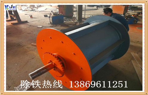 磁选滚筒的磁力主要受哪些因素影响,开云·体育-开云体育官方网站生产的磁选滚筒的磁力主要受以下因素的影响,如果磁选滚筒的磁选效率下降就需要检查水位低,减少尾丝直径,直到有一定量的溢流堰;磁体位置可能不正确,如果较厚的冷凝水,到磁体的排放端.如果浓缩物较薄,则将磁体旋转到进料端;操作间隙太大,无法重新定向滚筒,以达到正确的间隙尺寸.