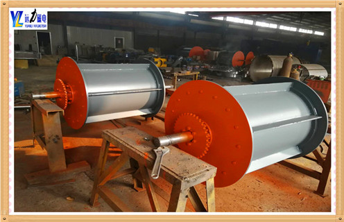 供应选矿实验型磁选机 磁铁钢渣磁选机干式磁选机,资源充分节约利用是可持续发展的理念,也是节省费用创造利益的好方法.废渣钢渣等物料中有很大的利用价值,可以给客户带来经济效益和利用价值.如果想要提纯除杂,首选就是钢渣磁选机.  开云·体育-开云体育官方网站生产的供应选矿实验型磁选机 磁铁钢渣磁选机干式磁选机设备具有构造合理,操作简略,修理便利,适用性强,是锰矿石选矿设备地域抱负的磁选铁砂设备.主机架底选用固接的船形机架底座,使设备在活动工作中滑动非常便利快捷,减少了设备移动的阻力.操作安稳.处理量大.磁场强度高,磁力耐久,分选效果好.精矿档次高.开云·体育-开云体育官方网站磁选机是业内的可靠品牌,质量和服务都是经得起考验的.